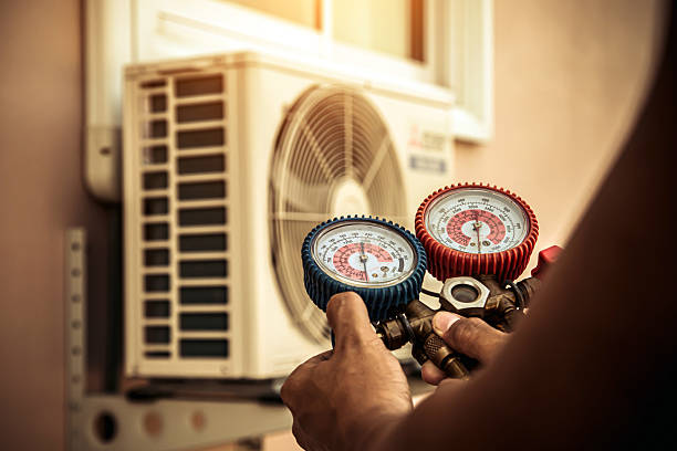 Professional Hvac Installation technician working in Phoenix, MD